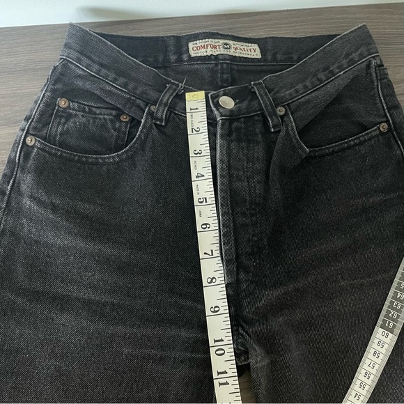 Vintage High-waisted Black Wash Straight Leg Jeans - Picture 9 of 10